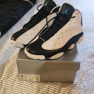 Air Jordan Retro 13 Sneakers - Classic navy blue and White